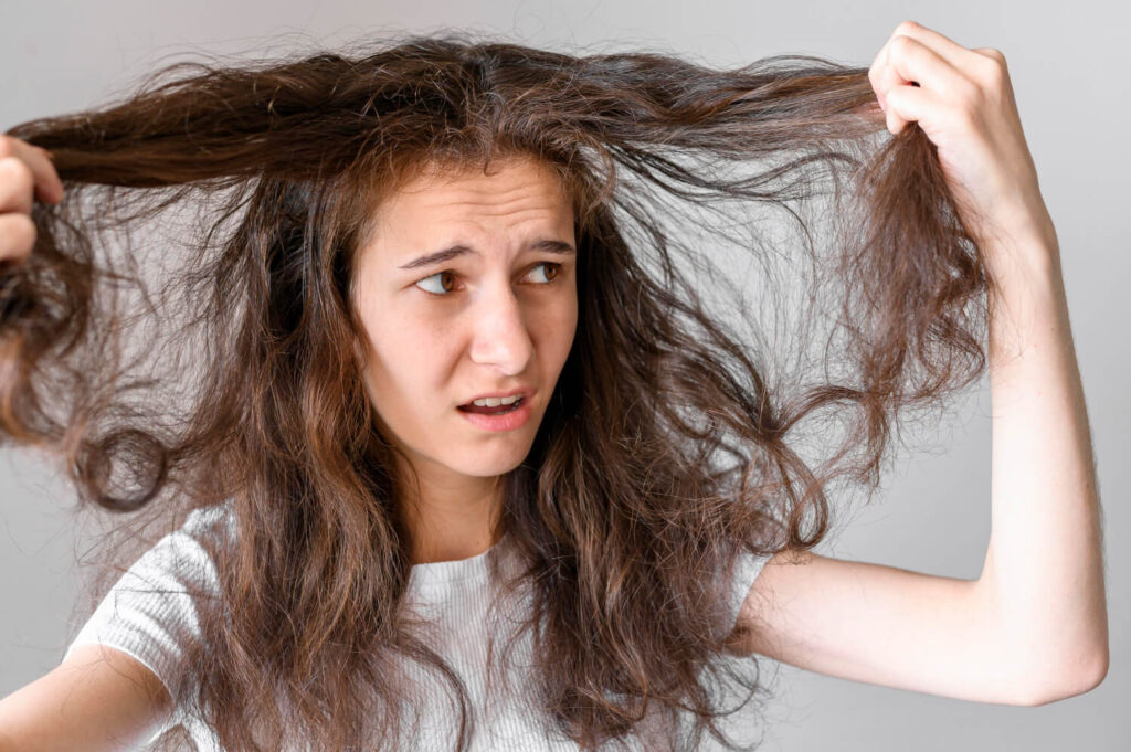 como quitar el frizz del pelo